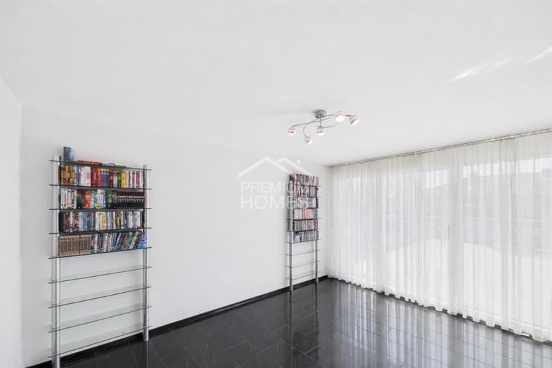 Modernes Zuhause mit grosszügigen Terrassen (7)