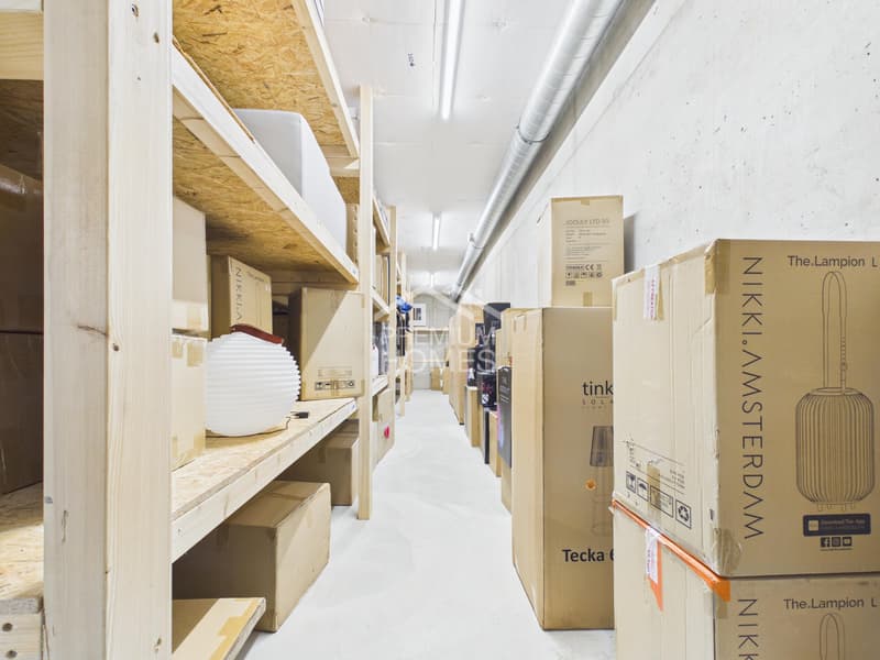 Viel Raum für Ihre Geschäftsidee - Büro, Showroom & Lager (12)