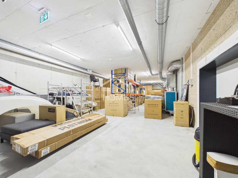 Viel Raum für Ihre Geschäftsidee - Büro, Showroom & Lager (11)