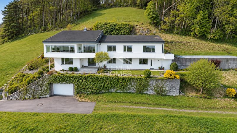 Einmalige Lage trifft auf grosszügiges Wohnhaus! (1)