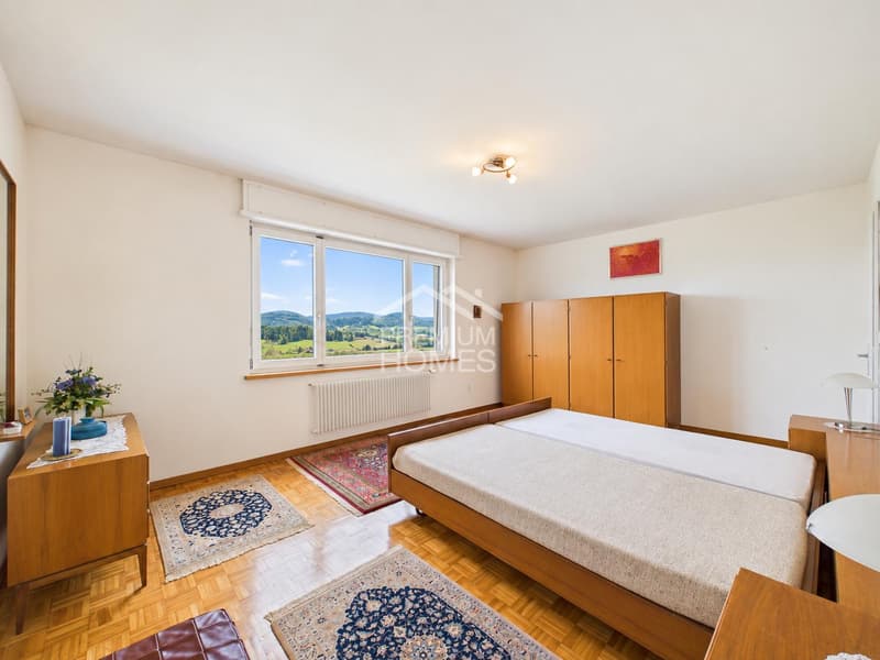 Einmalige Lage trifft auf grosszügiges Wohnhaus! (11)