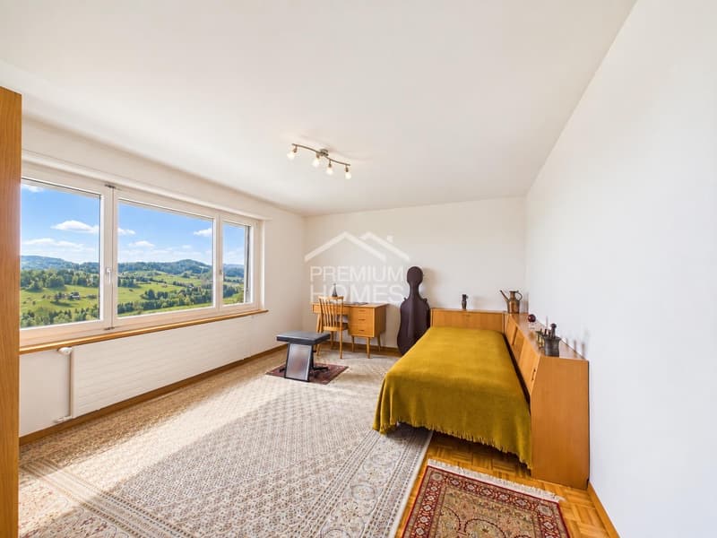 Einmalige Lage trifft auf grosszügiges Wohnhaus! (7)