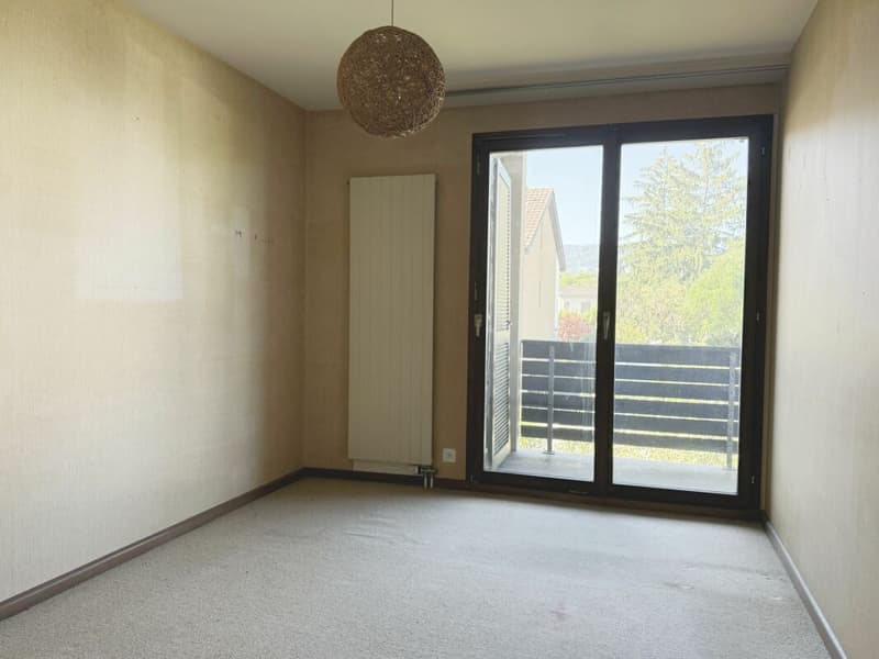 Casa a schiera con grande potenziale di ampliamento (7)