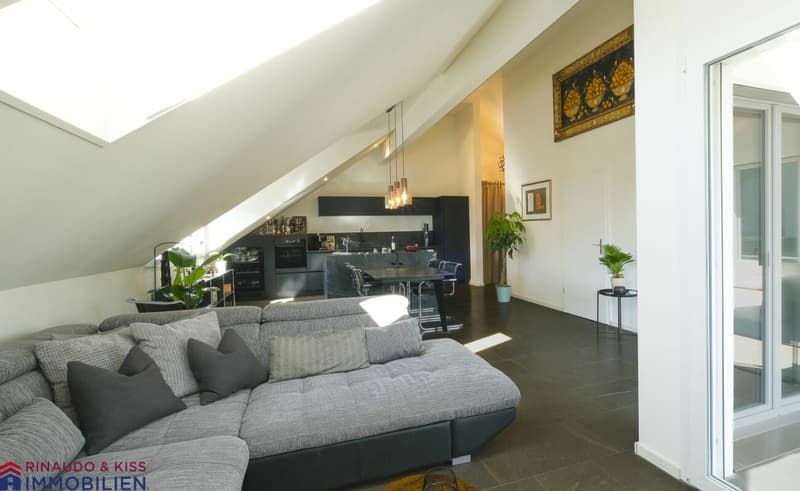 Exclusive attic apartment with balcony - modern & new (4)