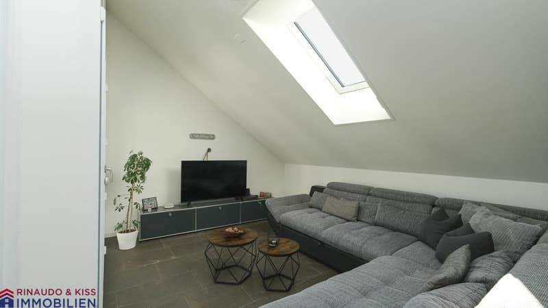 Exclusive attic apartment with balcony - modern & new (5)