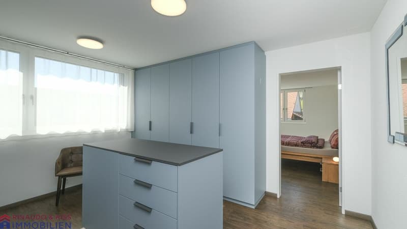 Exclusive living - plenty of space with a view into the vineyards (9)