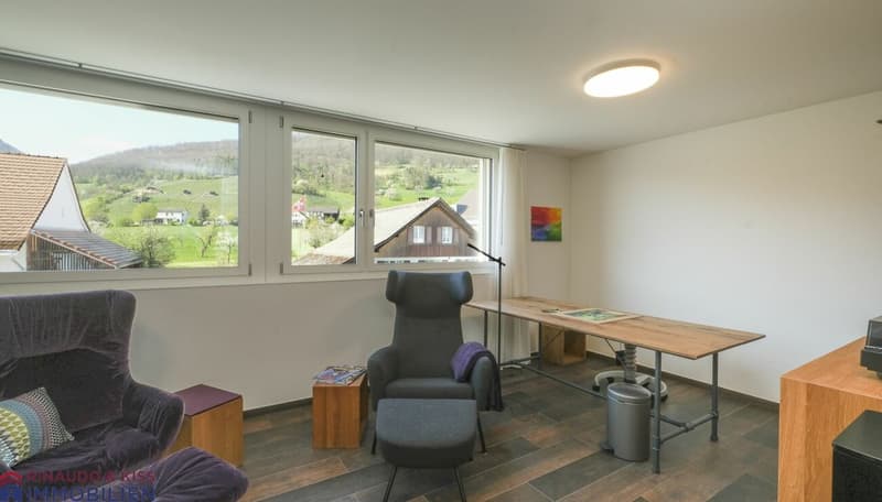 Exclusive living - plenty of space with a view into the vineyards (12)