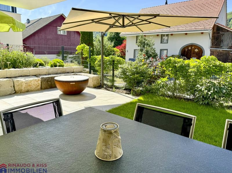 Exclusive living - plenty of space with a view into the vineyards (3)