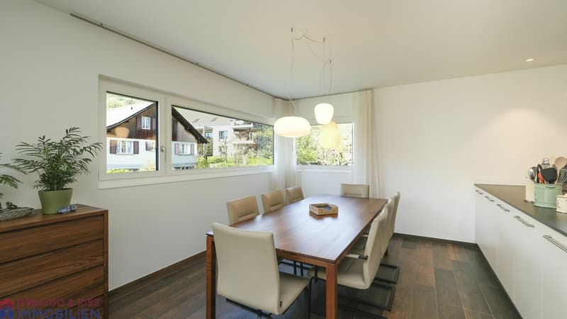 Exclusive living - plenty of space with a view into the vineyards (6)