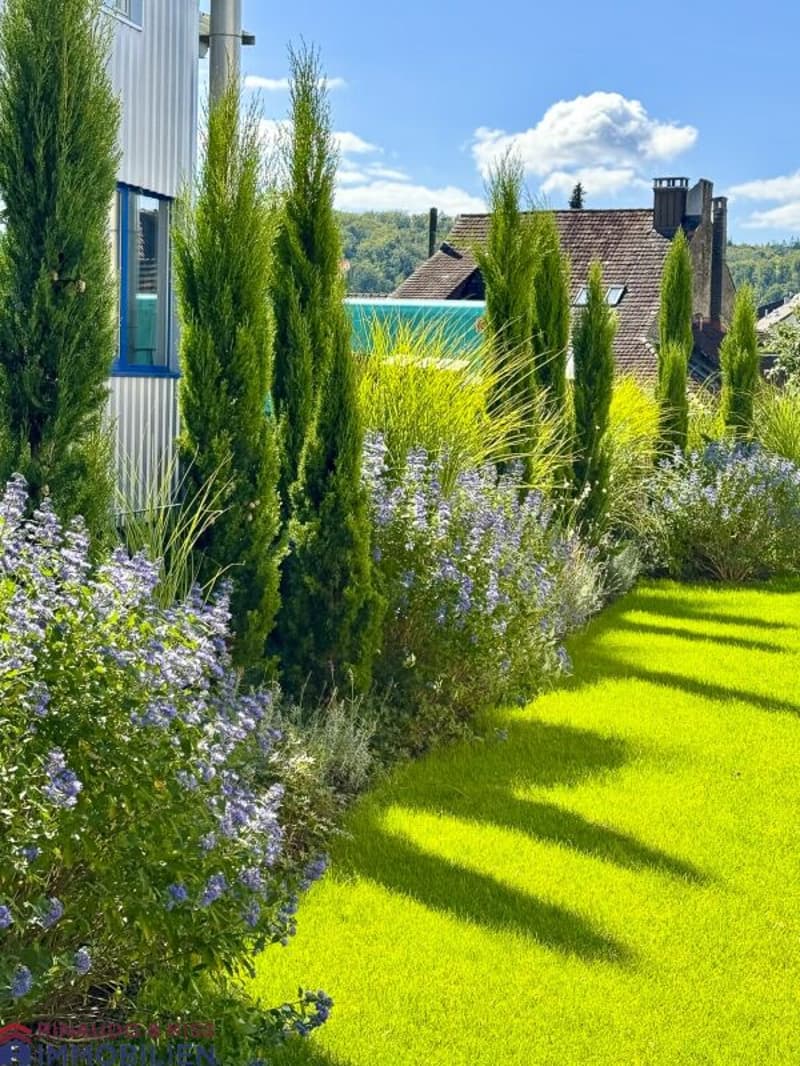 Exclusive living - plenty of space with a view into the vineyards (15)