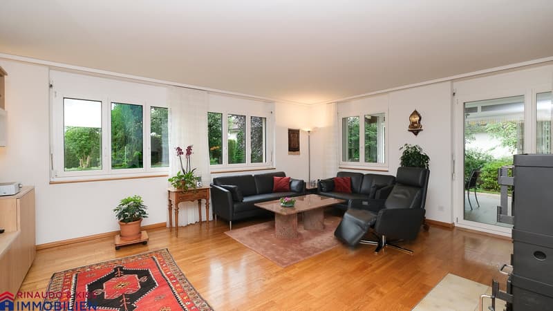 Well-maintained family residence with winter garden and sunny garden area (6)