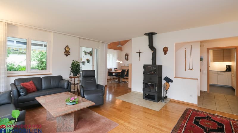 Well-maintained family residence with winter garden and sunny garden area (5)