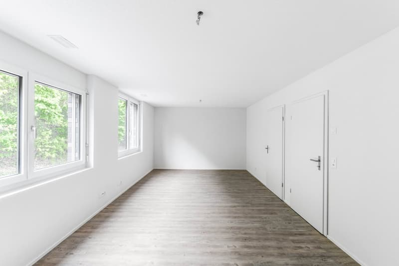 Top zentral gelegene 2 1/2-Zimmerwohnung mit grossem Balkon (5)