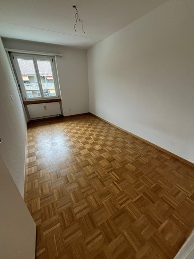 À louer immédiatement ! Appartement 4.5 pièces entretenu (4)