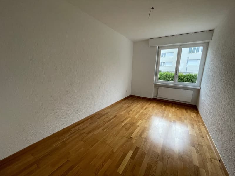In affitto grande appartamento di 4.5 locali per famiglie (5)