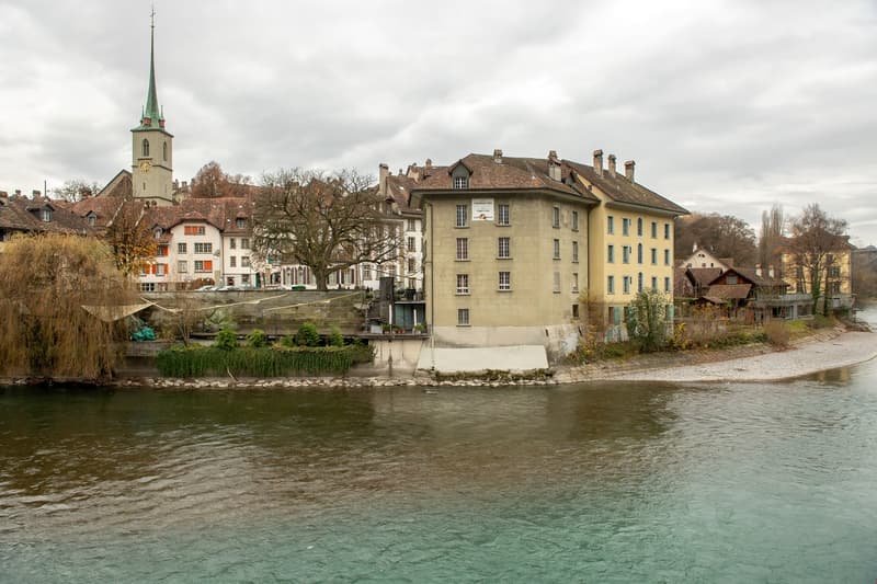 Abitazione esclusiva direttamente sul fiume Aare! In affitto 3.5 duplex appartamento (1)