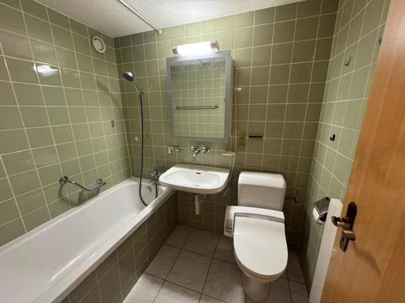 Charmante 3.5-Zimmer-Wohnung mit Balkon und schöner Aussicht in Thun (4)