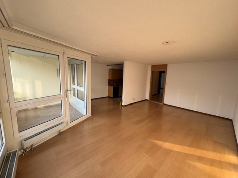 Charmante 3.5-Zimmer-Wohnung mit Balkon und schöner Aussicht in Thun (3)