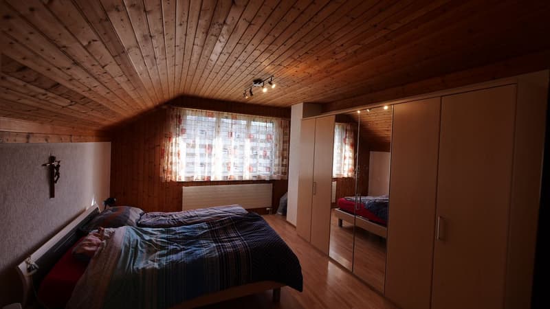 5.5 ZIMMER, GERÄUMIG, RUHIG GELEGEN, BEZAHLBAR UND MIT VIEL POTENTIAL (11)