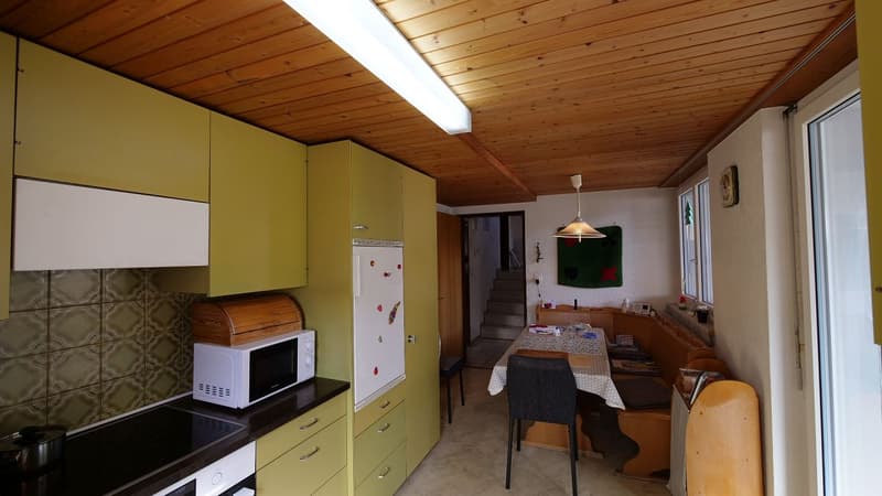 5.5 ZIMMER, GERÄUMIG, RUHIG GELEGEN, BEZAHLBAR UND MIT VIEL POTENTIAL (8)