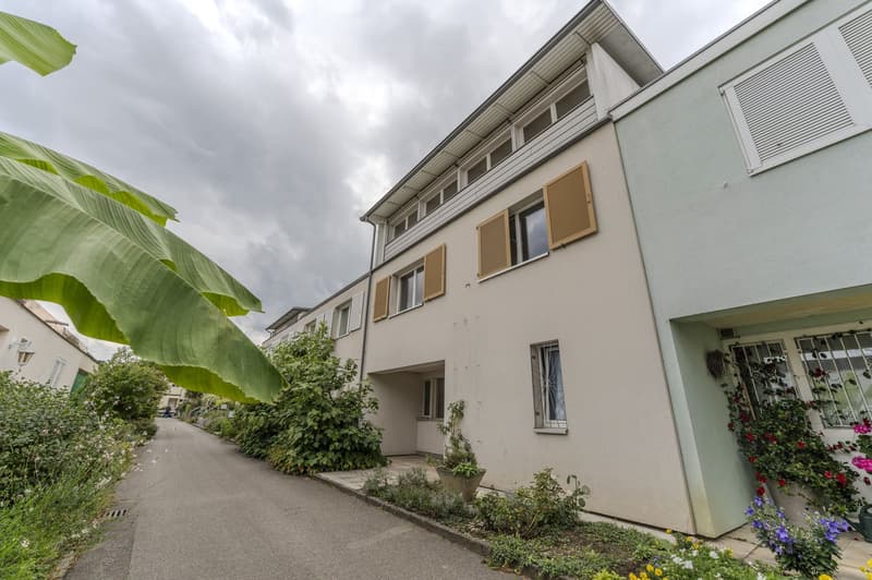 Ampia casa a schiera unifamiliare in diritto di costruzione (2)