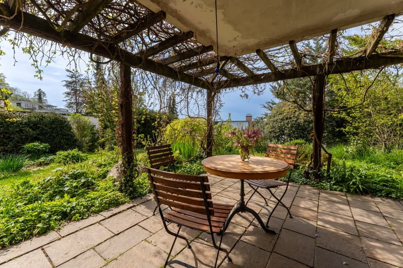 Spacious single-family house with idyllic garden in a quiet location (3)