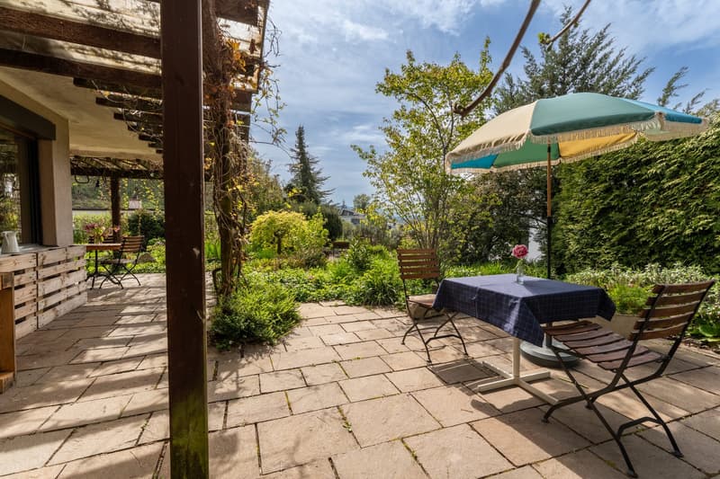 Spacious single-family house with idyllic garden in a quiet location (4)