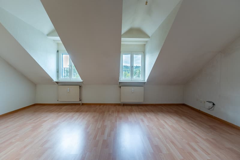 Charmante 4-Zimmer-Maisonette-Wohnung im 5. Obergeschoss in Riehen (1)