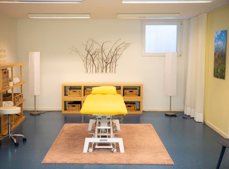 Praxisraum in der MEDIARE Naturärztegemeinschaft in Oberwil (1)