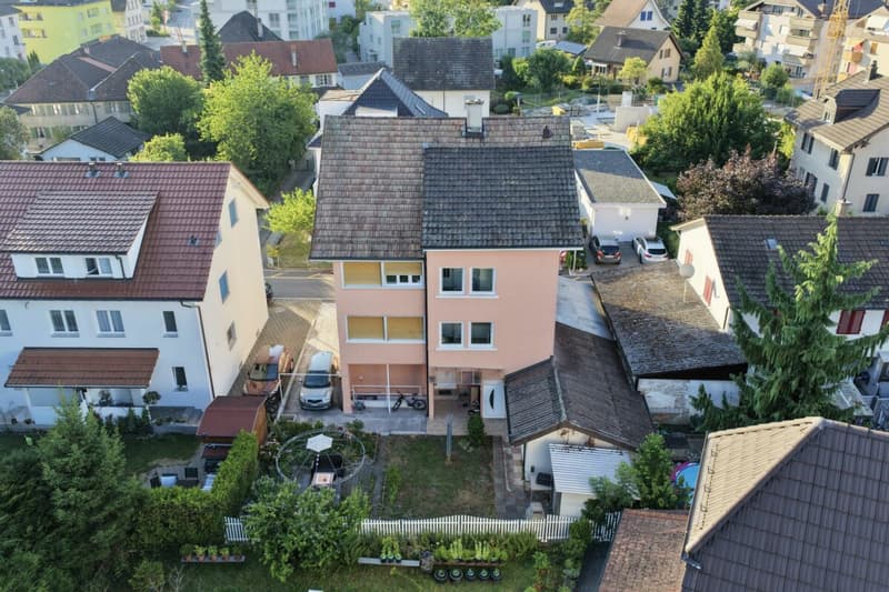 Maison multifamiliale attrayante dans un emplacement central - rendement élevé de 5,4 % (4)