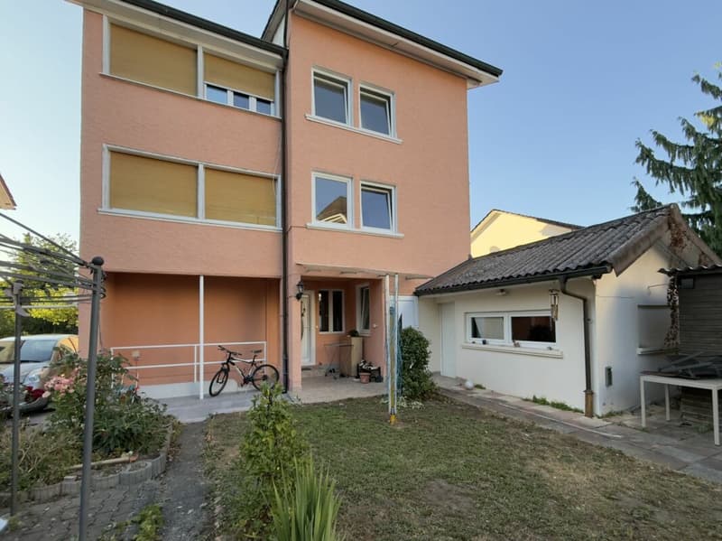 Maison multifamiliale attrayante dans un emplacement central - rendement élevé de 5,4 % (5)