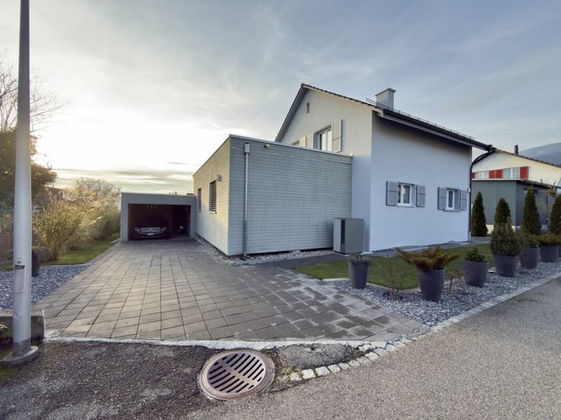 Your Dream House in a Quiet Location with Pool and Alpine View (2)