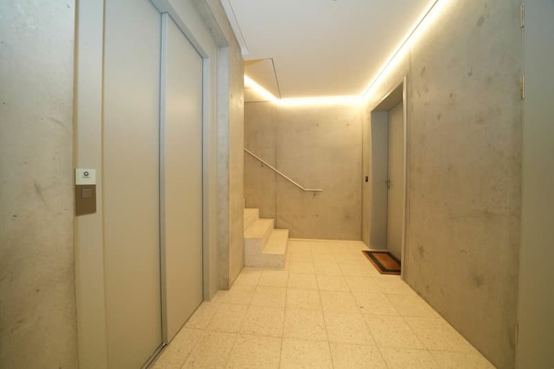 High-quality apartment in prime location with separate office (10)