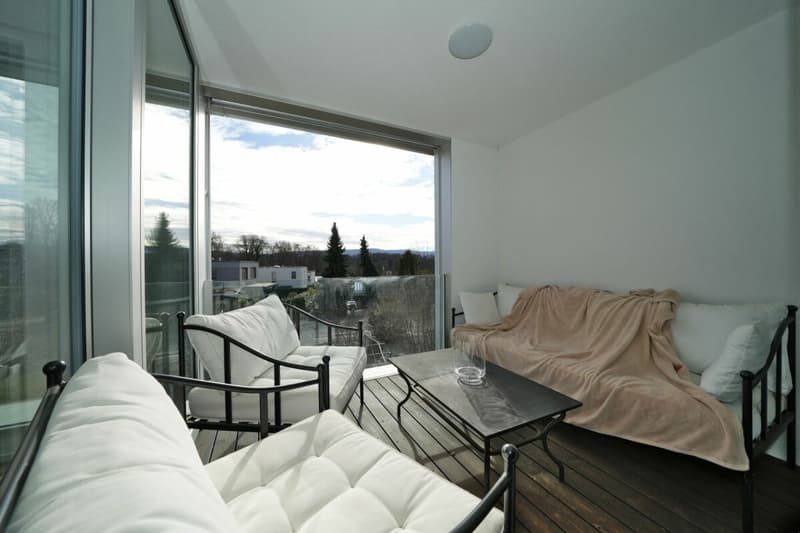 High-quality apartment in prime location with separate office (9)
