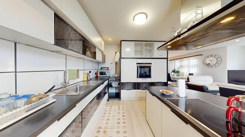 A HOME FULL OF POTENTIAL AND POSSIBILITIES (7)