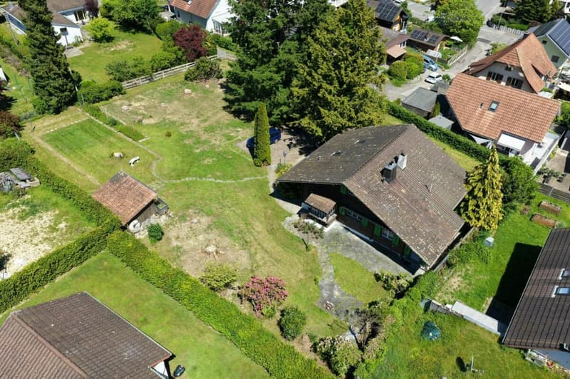 CHALET MIT CHARME, VIEL LAND UND GROSSEM POTENZIAL (5)