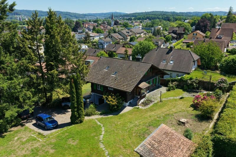 CHALET MIT CHARME, VIEL LAND UND GROSSEM POTENZIAL (1)