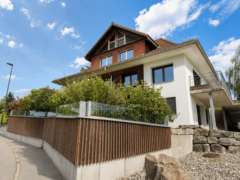UNVERBAUBARER WEITBLICK ÜBER DEN JURA (1)