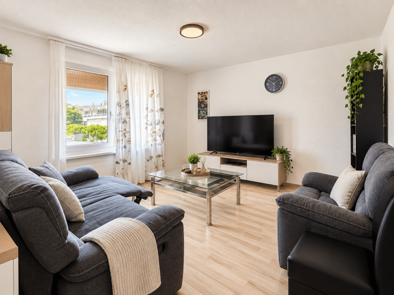 ATTRAKTIVES MEHRFAMILIENHAUS IN ZENTRALER LAGE - TOP RENDITE 5.8 % (4)