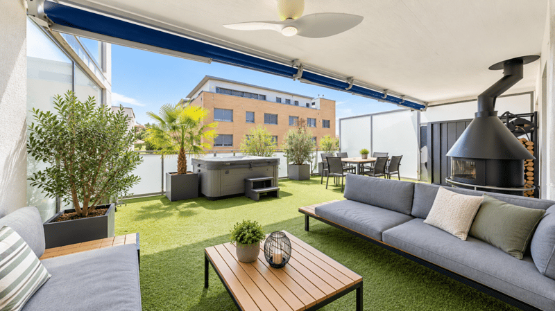 Untere Etage grosse Terrasse 42m²
