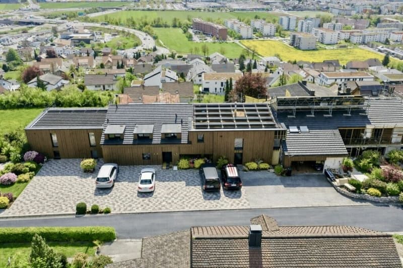 EXKLUSIVE 4.5 ZIMMER WOHNUNG MIT PANORAMA AUSSICHT UND GROSSEM AUSSENBEREICH (2)