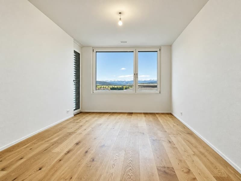 Schlafzimmer 1: Eichenparkett Zugang zur Terrasse
