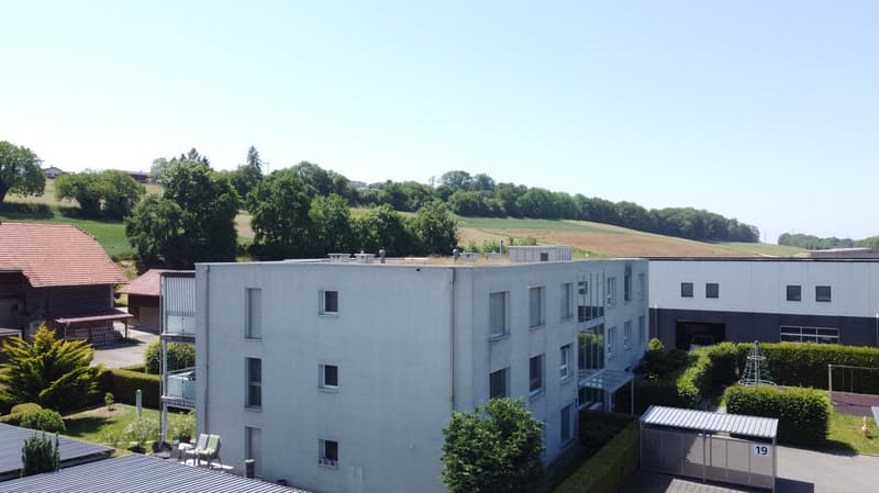 Appartamento moderno 3.5 locali con balcone spazioso e area esterna vetrita flessibile (15)