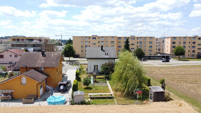 Charming two-family house with building land (17)