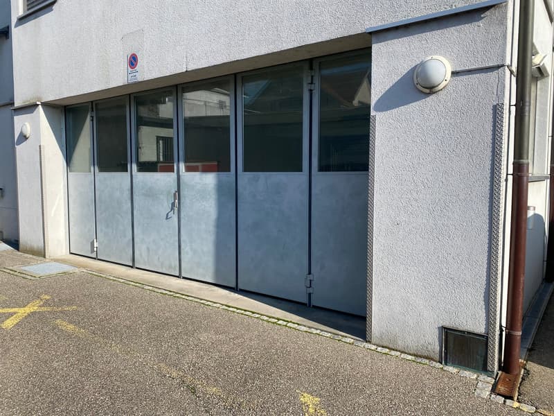 Spazio commerciale / garage / laboratorio incl. 1 posto auto (10)