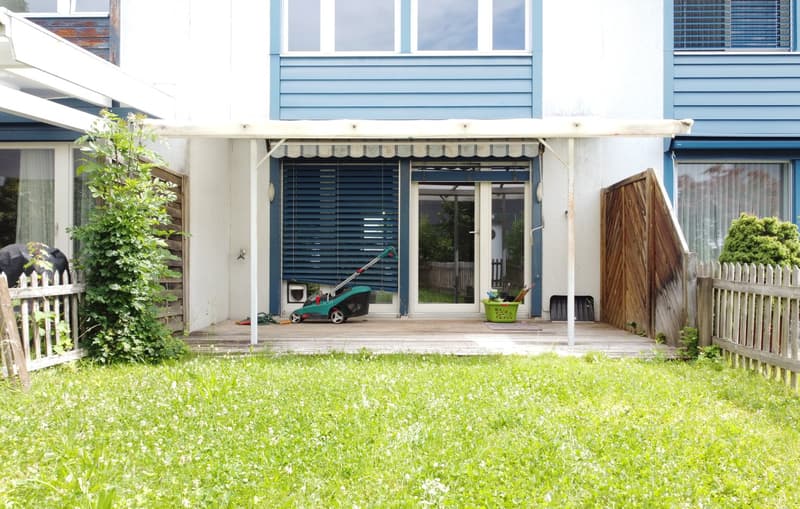 Casa a schiera di 5,5 locali in ottima posizione residenziale a Kirchberg - Perfetta per una famiglia! (2)