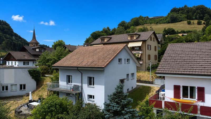 Detached single-family house in a family-friendly location with garden and Alpine view (5)