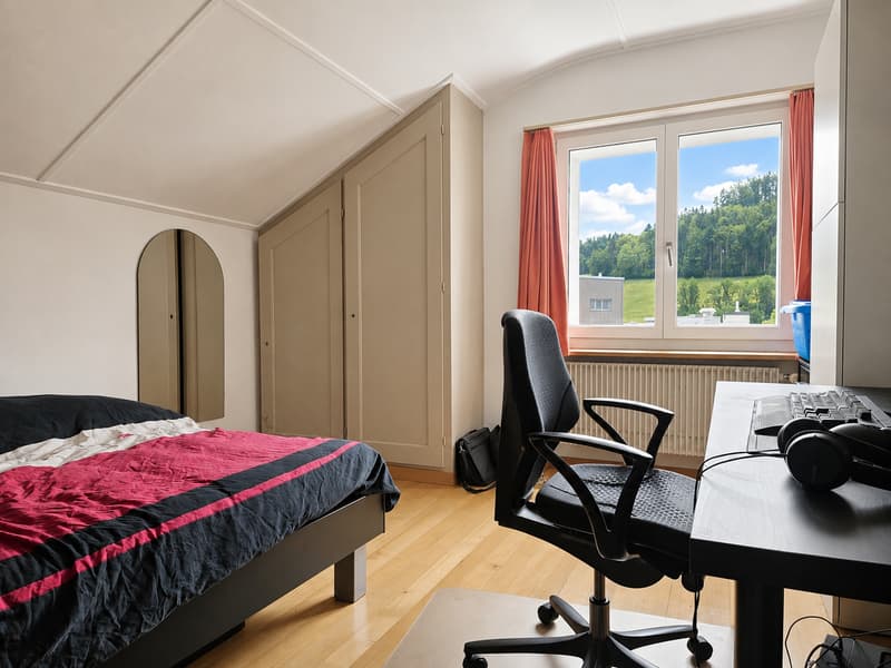 Detached single-family house in a family-friendly location with garden and Alpine view (13)