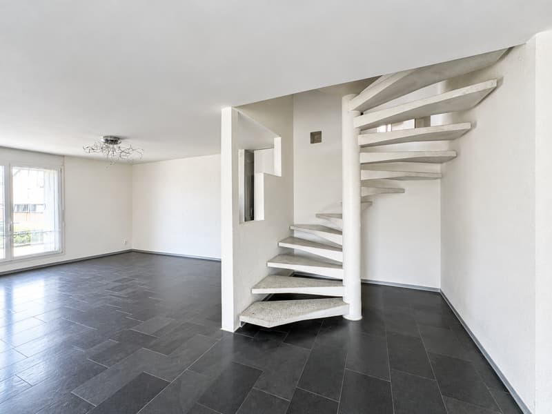 4.5-Zimmer-Maisonettewohnung mit Galerie, Balkon und Gartenanteil (6)