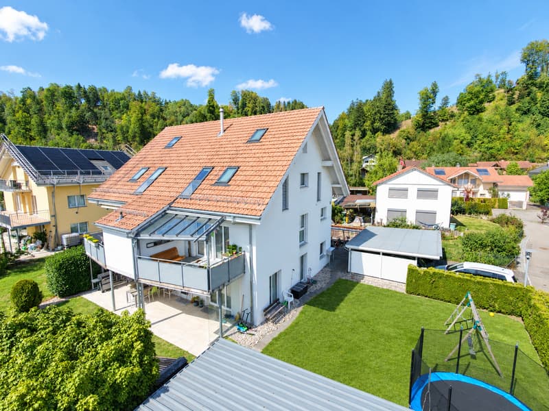 4.5-Zimmer-Maisonettewohnung mit Galerie, Balkon und Gartenanteil (2)
